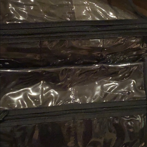 Make up carrying bag with plenty of storage ! - Picture 4 of 4